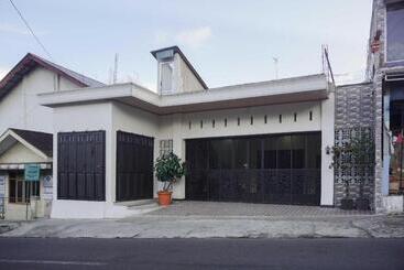 Szálloda Senja Dieng Homestay Syariah Redpartner