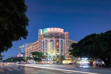 Vienna Hotel Guangxi Zhongshan Central Plaza West High Speed Railway Station