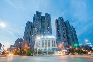 Echarm Hotel Wuhan Guanggu Biology City