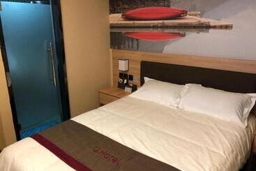 Thank Inn Hotel Anhui Chuzhou Fengyang County Bus Station