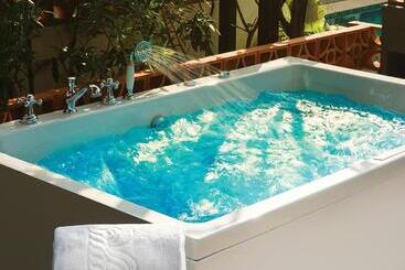 Szálloda Elements By Rosetta