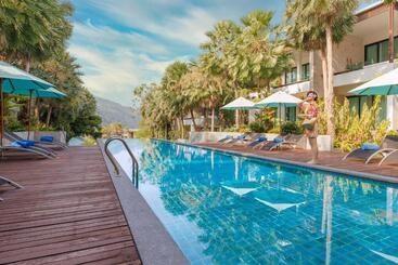 Курорт Club Wyndham Sea Pearl Phuket