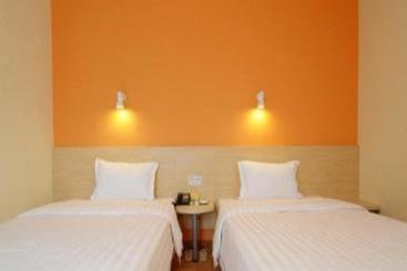 Szálloda 7days Inn Guiyang Yanwu Street