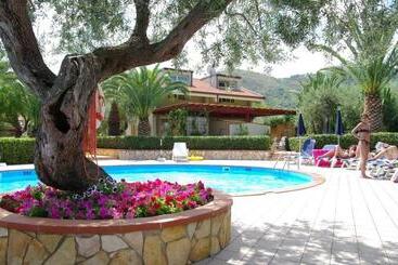 Hotel Residence Fontana Barone