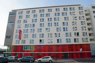 Apart Otel Residhome Paris Rosa Parks