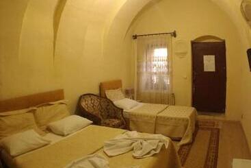 호텔 Falcon Cave Suites