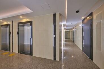 Hotel Gwangju Madrid