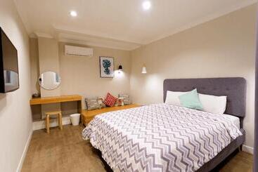 Pensione Cottonwood Bed & Breakfast House Bandung