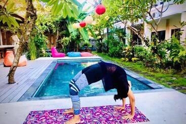 호텔 Diuma Residence Yoga Meditation Retreat And Healing Center