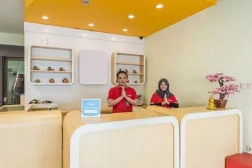 Hotelli Airy Terminal Tirtonadi Ahmad Yani 280 Solo