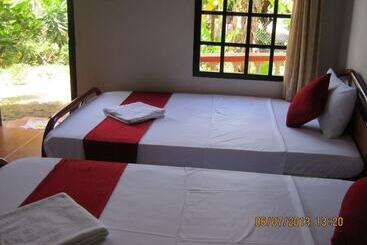 هتل Sea Winds Resort