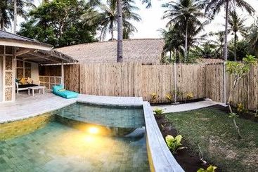 هتل Sunset Palms Resort