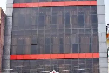 ホテル Midtown And Restaurant