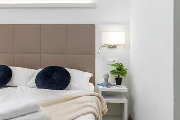 Hostel Boutique Suites Joyce