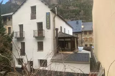Albergue Refugio Sargantana