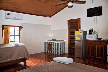 בית פרטי Coconut Tree West Bay