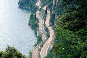 Отель La Fenice E Sole