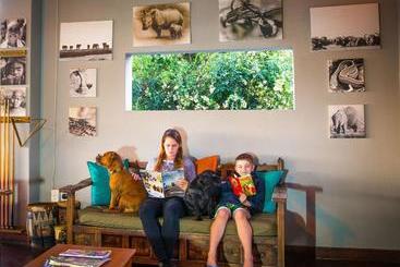 호텔 Umkhumbi Lodge