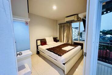 Inn Kham Apartment