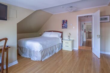 Bed and Breakfast Monroe House Executive Suites