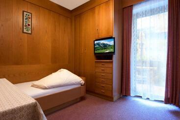 هتل Ostaria La Fontana