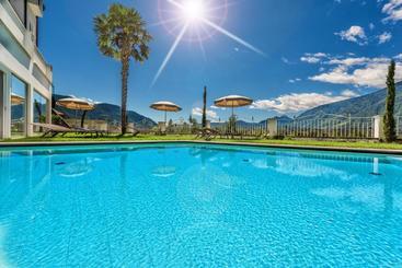 Small & Beautiful Hotel Gnaid