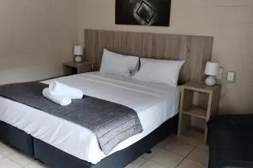 Tully Motel