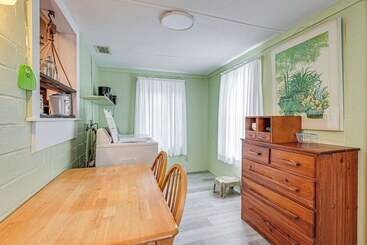 Carrabelle Cottage W/ Bbq Grill ~ 7 Mi To Beach!