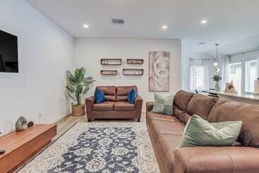 茅舍 Fulshear Home W/ Private Backyard & Community Pool