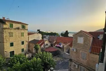 هتل Mape Luxury Rooms