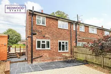 Majatalo Link Road House By Redwood Stays