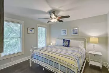 コテージ 17 Sandcrab Court By Avantstay Newly Renovated Home In Beach Town!