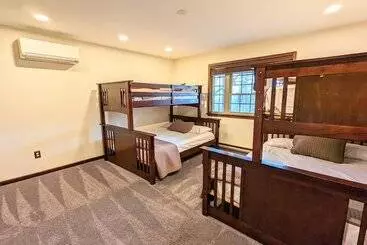 コテージ Sky View Chalet By Avantstay Stunning Interior, Spacious Deck, Hot Tub, & View