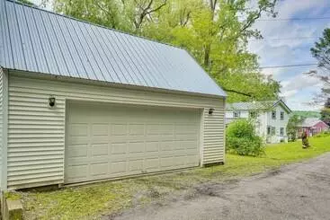 コテージ Waterfront Home On Lake Champlain W/ Dock & Kayaks