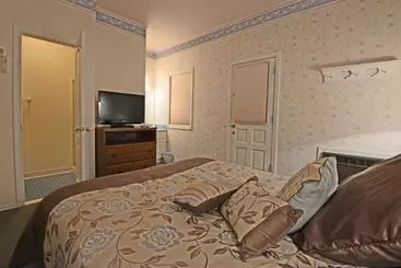 Bed and Breakfast All Aboard Cafe And Inn