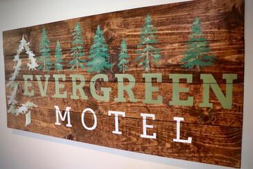 Evergreen Motel
