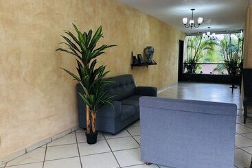 בית מלון כפרי Camino Surreal Xilitla