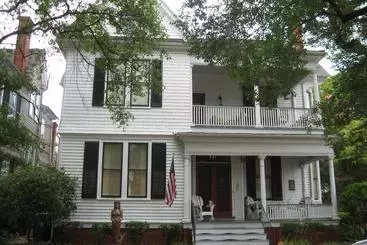 Mermaids  Porch Bed & Breakfast