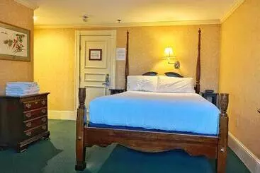 The Winthrop Arms Hotel And Restaurant