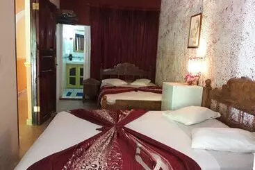 پانسیون Hostal La Salvadera