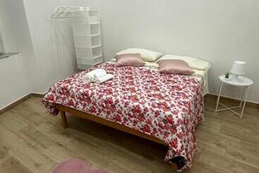 تختخواب و صبحانه Angolo Paradiso