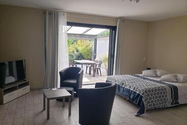 مبيت وإفطار Chambre D Hôtes Jonquières
