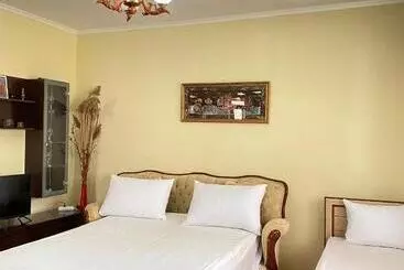 پانسیون Roelka Guest House