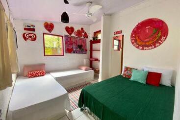 Апарт-отель Pousadinha Tia Chica Camburi