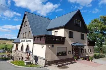 Retkeilymaja Gasthaus Talsperre  Gaststätte Und Pension