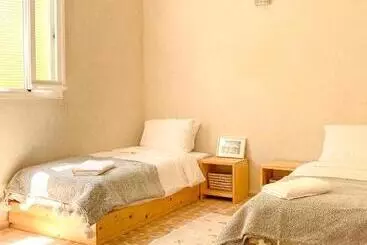 ユースホステル The Line Up