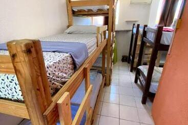 La Casita Hostel Praia Do Forte Bahia