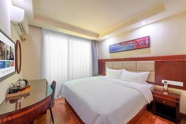 Общежитие Huahang Hotel   Guangzhou Baiyun International Airport   Free Airport Shuttle Bus