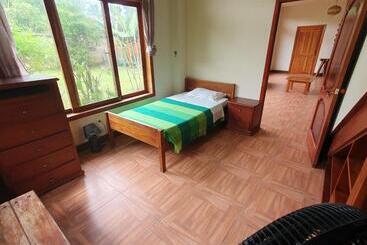 Hostel La Villa Del Colibri   Misahualli