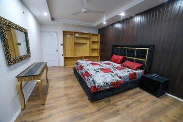 Gashabrum Hotel & Restaurant